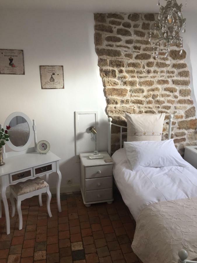 No 3 Route De Lingramiere Bed & Breakfast La Ferte-Mace Dış mekan fotoğraf